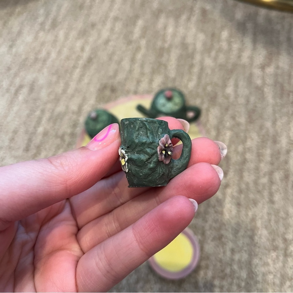 Vintage Flower Mini Tea Set - Picture 3 of 15